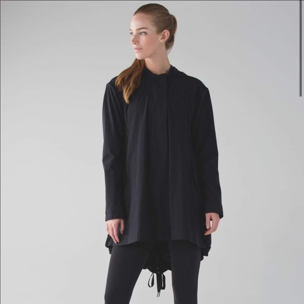 NWT Lululemon Swing Trench